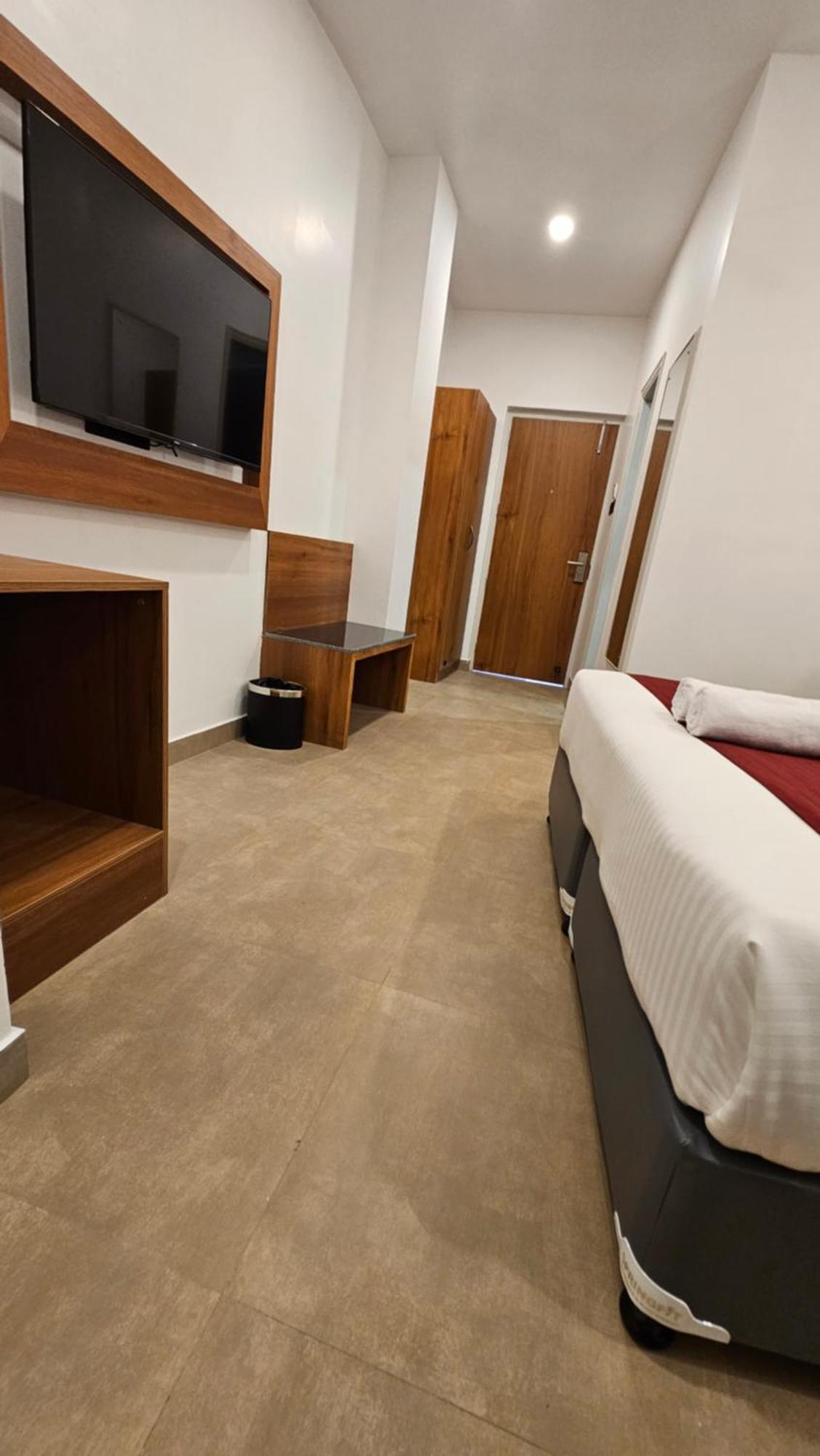 Indiana Hills Hotel Shillong Ngoại thất bức ảnh