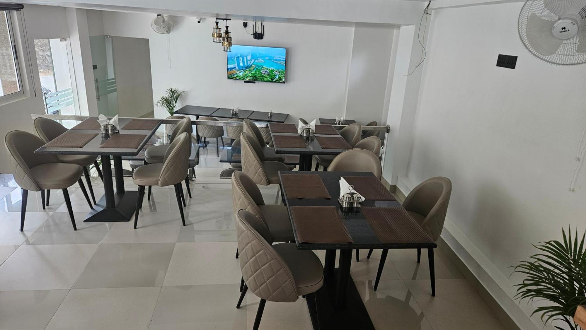 Indiana Hills Hotel Shillong Ngoại thất bức ảnh